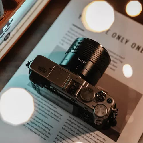 Ống kính TTArtisan AF 23mm f1.8 cho Fuji XF, Sony E