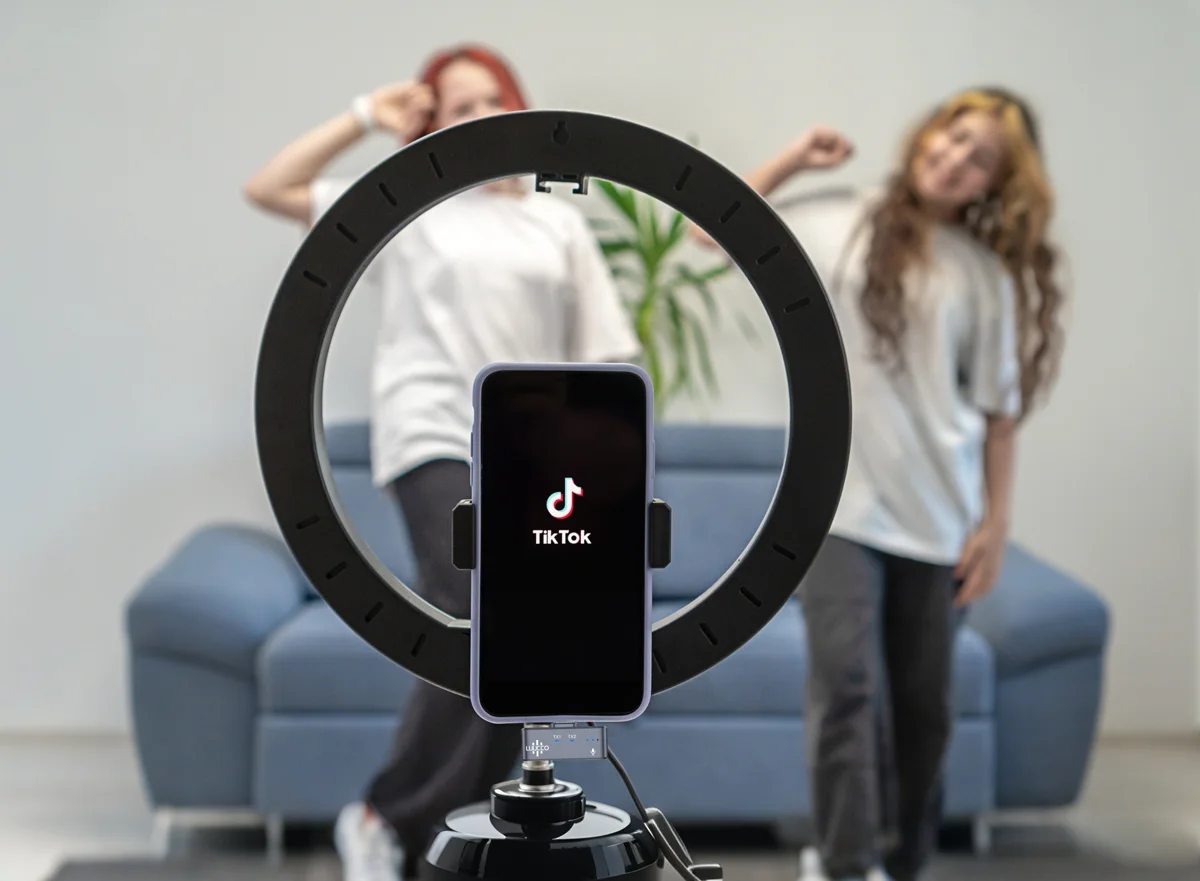 Micro cài áo không dây Luucco AirWave Mini K2 (USB-C), hai kênh, 100m